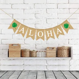 Striscione in juta hawaiana Aloha con foglie verdi per decorazioni di feste tropicali.