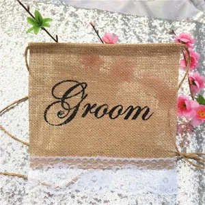 Banner rustico per sedia da sposa in iuta con testo Groom e bordo in pizzo per feste e foto.