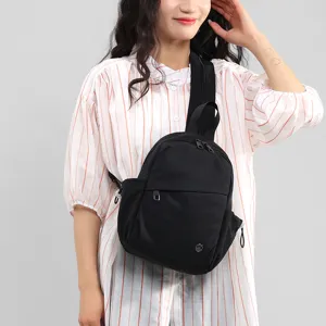 Kompsi mauri gynaikeia tsanta platis apo nylon casual elafry sakidio me polla tsepatia