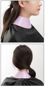 Vista detallada de la capa de silicona para cortar el cabello con protección para el cuello.