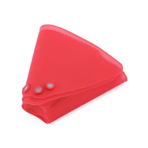 Capa de peluquería impermeable de silicona roja con cierre magnético para uso profesional.