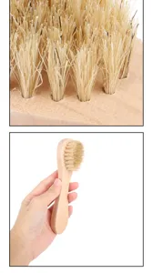 Gros plan detail de la brosse de nettoyage visage poils naturels texture manche bois