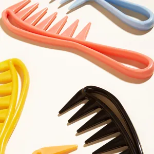 Juego de peines de dientes anchos de plástico para hombre estilo retro uso diario.