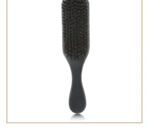 Gebogen zwijnenhaar baardborstel voor mannenverzorging, barber styling en reiniging.