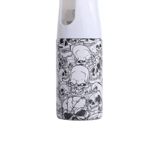 150ml continue spuitfles voor haarstyling kapper salon met stoer schedel patroon voor reizen.