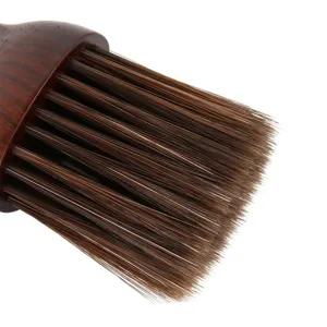 Professionelle Friseurbürste mit Holzgriff und weichen Nylonborsten zum Haarekehren.
