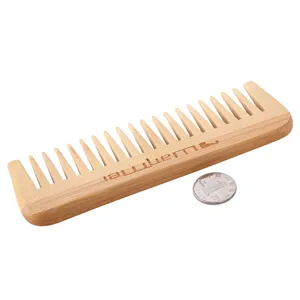 Peigne à cheveux en bois naturel à dents larges pour massage du cuir chevelu et coiffage quotidien