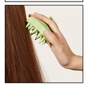 Brosse de massage du cuir chevelu en silicone, brosse douce pour cheveux humides et secs.