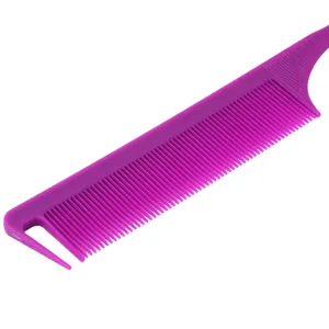 Professioneller violetter Frisier-Stielkamm zum Haare stylen und Färben, Hauptansicht.