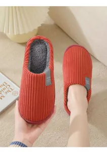 Warme Hausschuhe für den Winter mit weichem Plüschfutter, bequeme Schuhe für zu Hause.