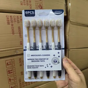 Lot de 6 brosses à dents adultes à tête large et poils souples pour les soins bucco-dentaires.