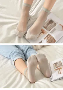 Chaussettes courtes en velours pour femmes fond coton dentelle chaussettes details vue