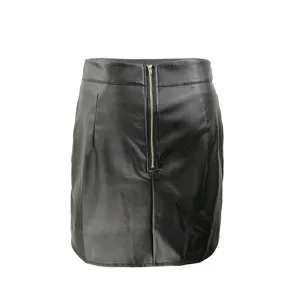 Black high waist PU leather mini skirt with front zipper, sexy short bodycon skirt detail.