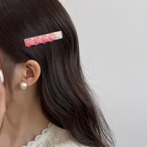 Pince à cheveux fraise coréenne mignonne pour femmes, barrette en résine élégante pour coiffure.
