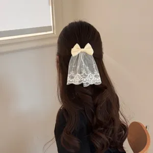 Französischer Spitzen Schleife Haarspange für Damen, elegante Tüll Schleier Haaraccessoire.