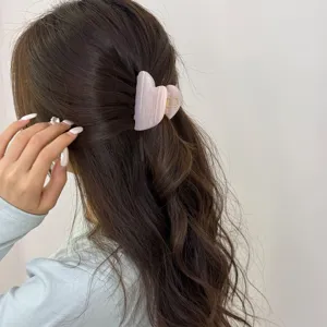 Chic pince à cheveux cœur rose clair pour femmes, élégante barrette de coiffure moyenne.