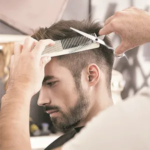 Professionelles Edelstahl Haarschneiderschere und Kamm Set für Salon und Heimgebrauch.