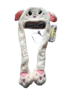 Détail de bonnet de soin capillaire électrique en peluche, design d'oreilles d'animal mignon.