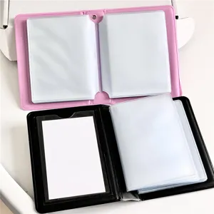 Vue détaillée du joli classeur de cartes PVC 3 pouces avec poches transparentes pour idoles.