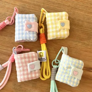 Mini Karostoff Fotoalbum Schlüsselanhänger süßer Stoff 2 Zoll Fotokartenhalter Anhänger