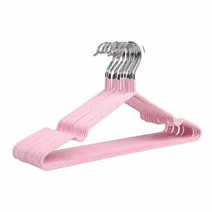 Detailansicht von 40cm rosa rutschfesten Kleiderbuegeln, langlebige stabile Haushaltsaufbewahrung.