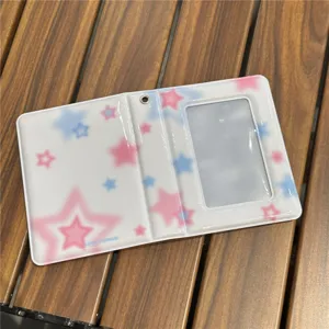 Porte-photocarte mignon de 3 pouces avec motifs d'étoiles roses et bleues pour vos cartes.