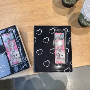 Close-up detail of the black heart pattern photocard binder, perfect for Kpop cards and polaroids.