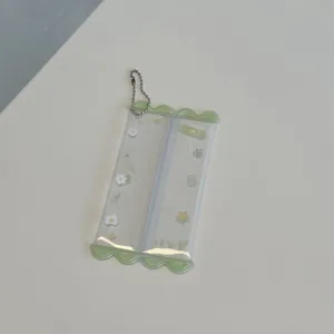 Detalle de bolsa de almacenamiento de caramelos de PVC transparente con material claro y bonitos.