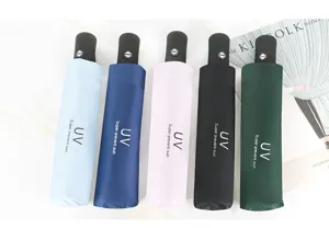 Klappbarer UV-Schutz-Regenschirm in mehreren Farben für sonnige und regnerische Tage.