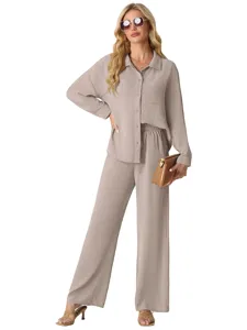 Lässiges zweiteiliges Set mit langärmeligem Hemd und bequemer eleganter Weitbein-Hose für Damen.