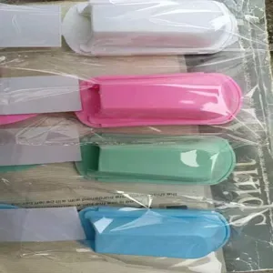 Kunststof rijstlepelhouder wandmontage keuken lepel opbergrek set gekleurd detail