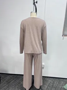 Rückansicht Damen Langarm Pyjama Set, Freizeit Homewear Detailansicht, bequemer Stoff.