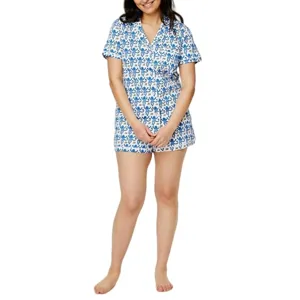 Vista dettagliata del set pigiama da donna a maniche corte con motivo a scimmiette blu.