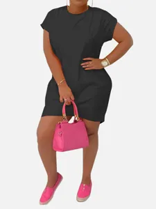 Vestido corto negro casual de talla grande con manga corta para mujer estilo diario chic