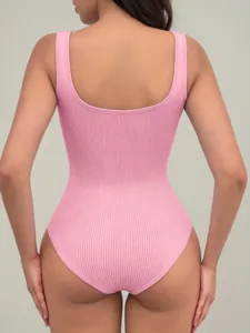 Body rosa a costine senza maniche con scollo rotondo da donna, capo basic aderente elasticizzato.