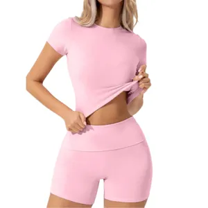 Rosa Kurzarm Oberteil und Shorts Sportbekleidung Set Damen bequemes Freizeit Lounge Outfit.