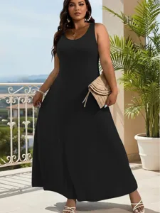 Plus size black sleeveless tank dress for women, elegant solid color casual long maxi dress.