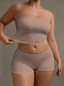 Plus size slim fit women tube top and shorts set summer casual solid color sexy outfit detail