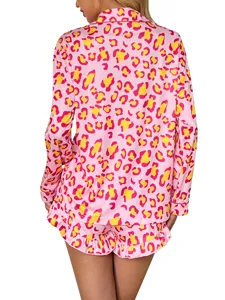Roze luipaard print lange mouw pyjama set met korte broek voor dames, zachte nacht.