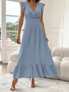 Elegante vestido largo de verano para mujer con manga corta cuello en V y dobladillo con volantes.