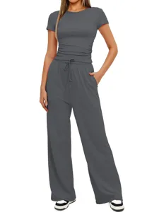 Ensemble haut manches courtes et pantalon large taille haute detail unicolore casual.