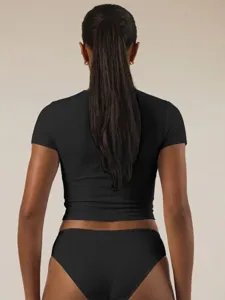 Γυναικείο μονόχρωμο μαύρο crop top κοντομάνικο και ασορτί σετ σλιπ casual ρούχο