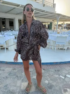 Γυναικείο Σετ Δύο Τεμαχίων για Παραλία και Θέρετρο με Vintage Μτίβο Paisley Μακρυμάνικη Ζακέτα και Tairisti Fouskéta Kominá Casual Niouméni