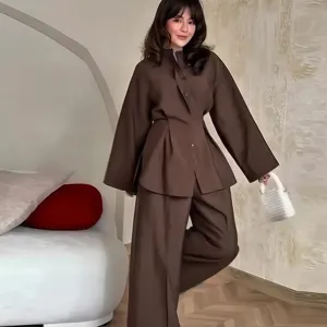 Minimalistisch lässiges einfarbiges Langarm-Taillen-Top und lange Hosen Set Damen Detailansicht.