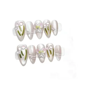 Handgemachte künstliche Nägel nude perlmutt Blumen 3D Perlen elegante Maniküre Set