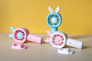 Tragbarer Handheld Mini USB Akku Ventilator mit niedlichem Hirschgeweih und Ständer Basis