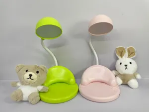 Bonita lámpara de escritorio de peluche con base de sofá, luz nocturna LED, recargable por USB.