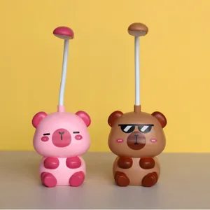 Lampada da scrivania USB ricaricabile con orso kawaii per lettura e luce notturna.
