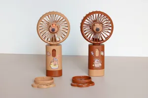 Ventilatore portatile a mano con base, simpatico design capibara, mini ventola USB ricaricabile.