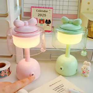 Luce Notturna da Scrivania LED Con Fiocco Retro E Ricarica USB Bella Lampada da Tavolo Per Scrivania Camera da Letto Decorazione